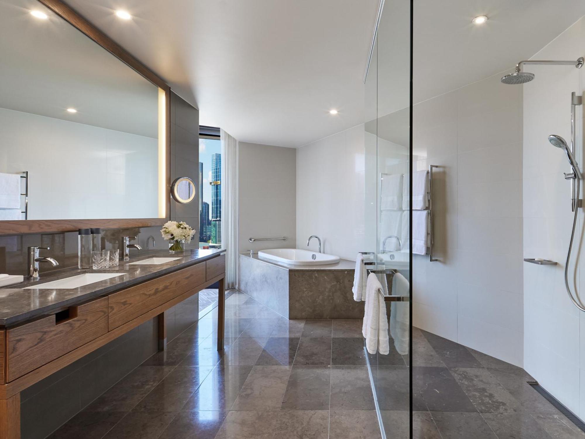 Panoramic Suite with Club Lounge Access