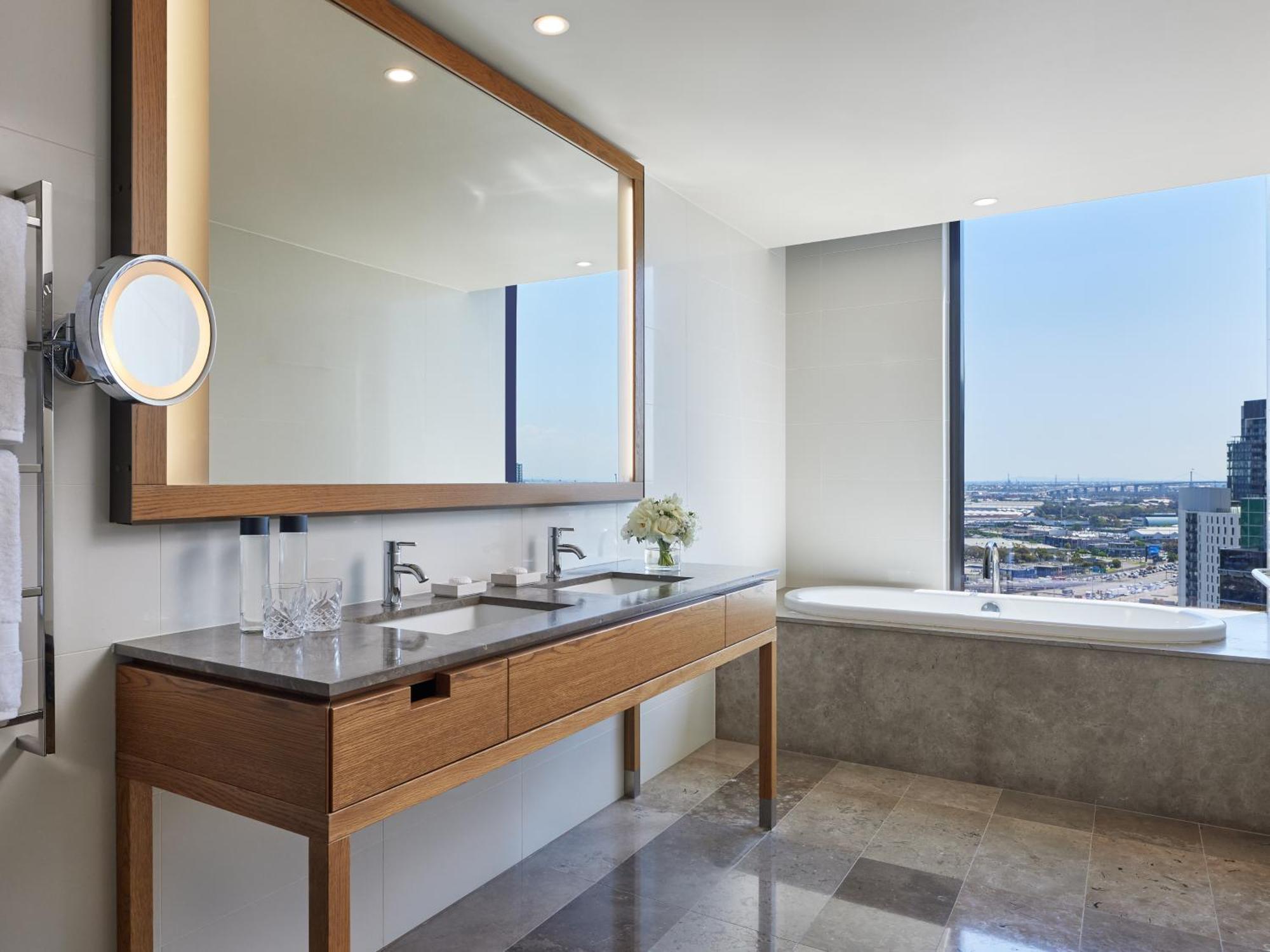 Yarra Suite with Club Lounge Access